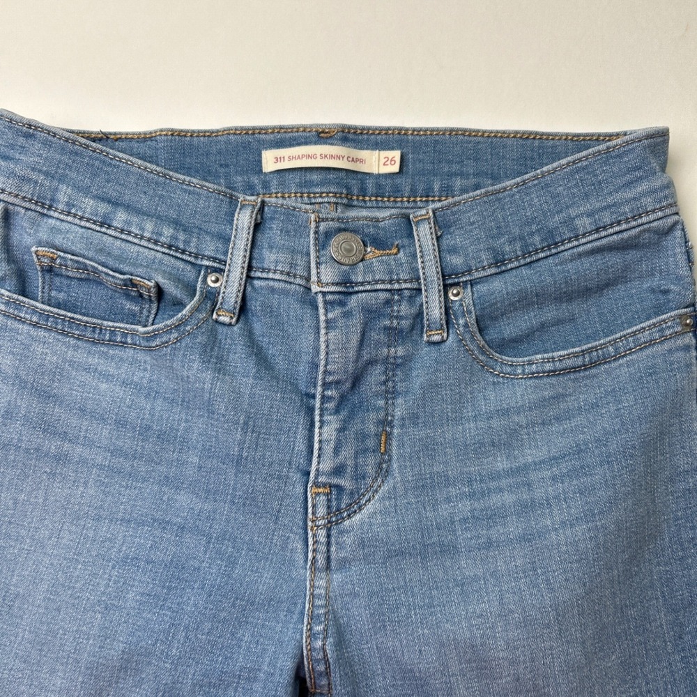 Levi's Womens 311 Shaping Skinny Capri Size 26/2 Medium Wash Mid Rise Stretch - Picture 4 of 11